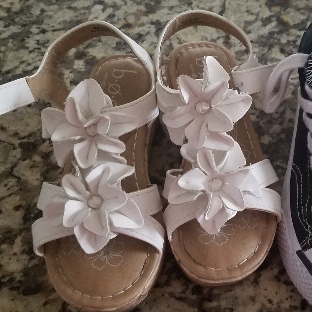 Girls shoes